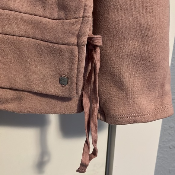 Fabletics Rayna Crop Hoodie in Blush Rose - Picture 7 of 9